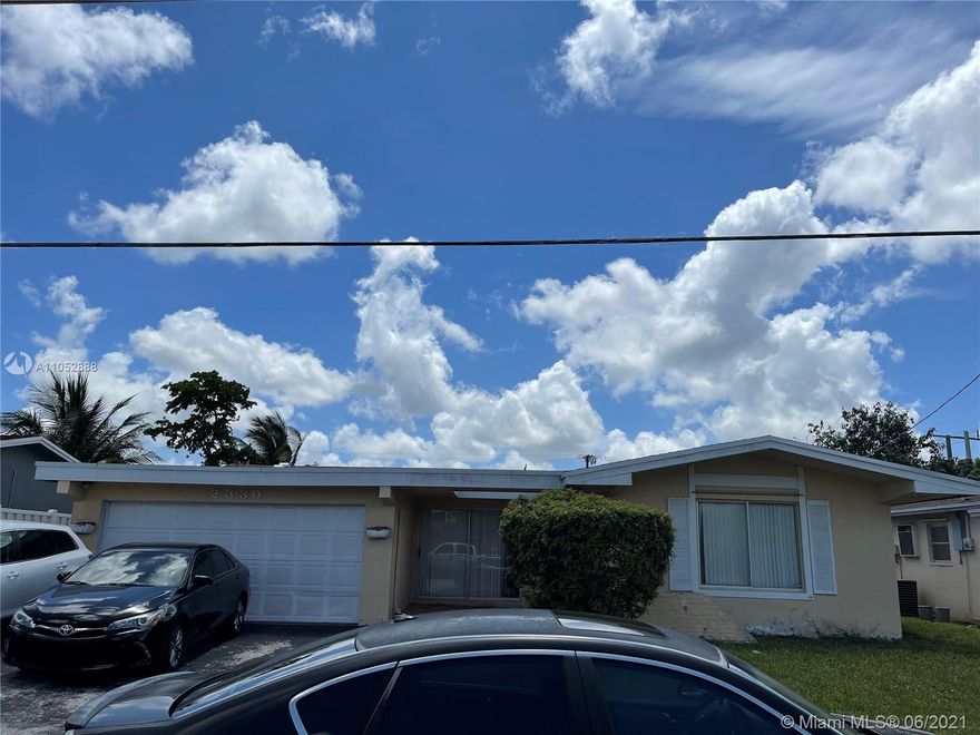 Home has with central A/C and water heater very economical with city gas. Don't miss out - Excellent central Broward location just west of University Dr, close to all points of interest including schools.
OPEN SPACIOUS 3/2 WITH FAMILY ROOM AND FLA ROOM. SPLIT BEDROOM PLAN. MAIN ROOF 2020. BIG BACK YARD WITH POOL. HOME IS IN ORGINAL CONDITION AND NEEDS TLC. GREAT AREA CLOSE TO SHOPPING, SCHOOLS, RESTURANTS AND MORE.