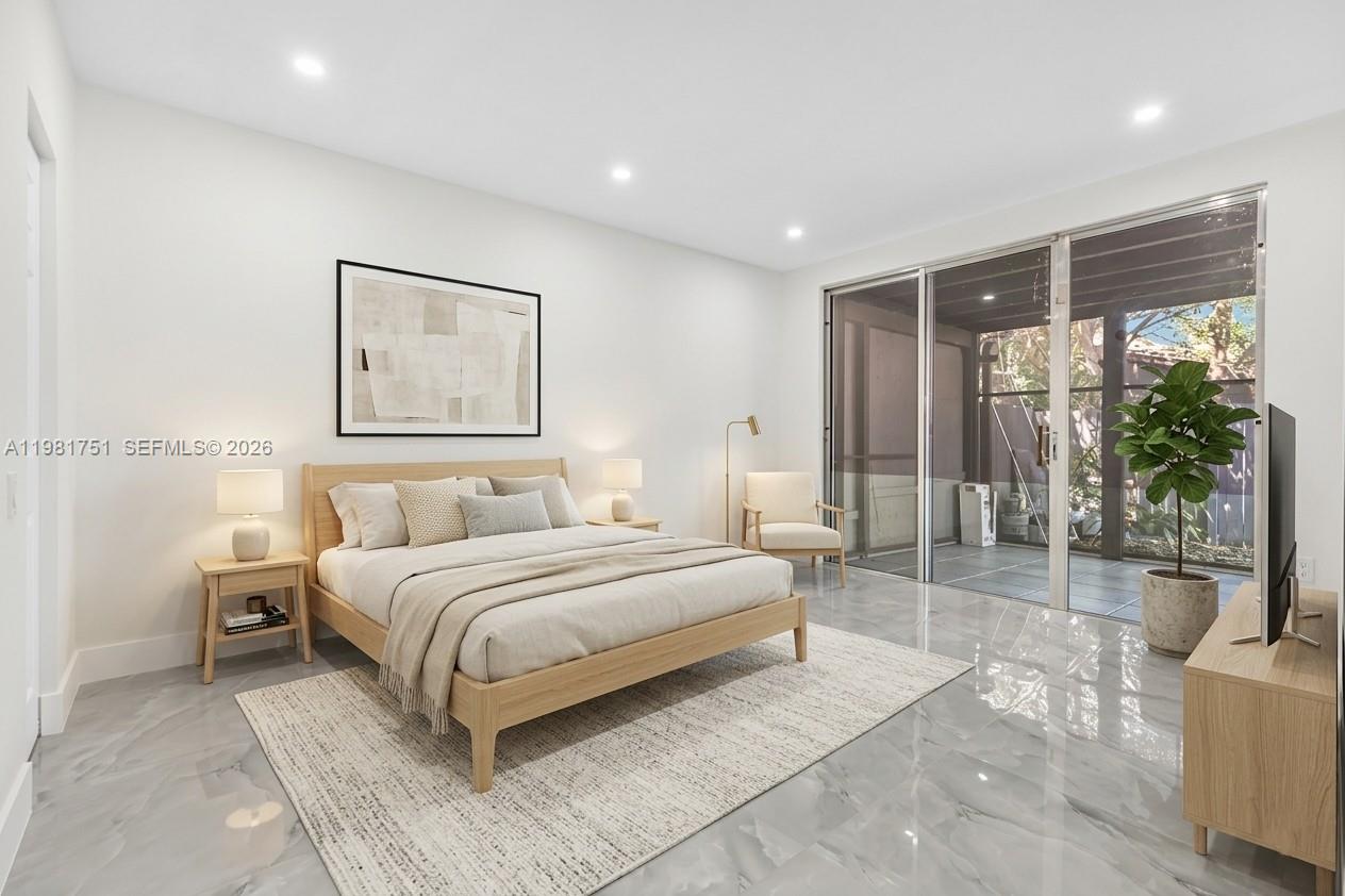 BRIAR BAY TOWNHOUSE ESTAT - Residential