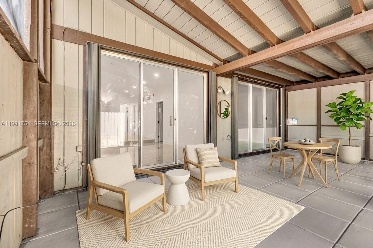 BRIAR BAY TOWNHOUSE ESTAT - Residential