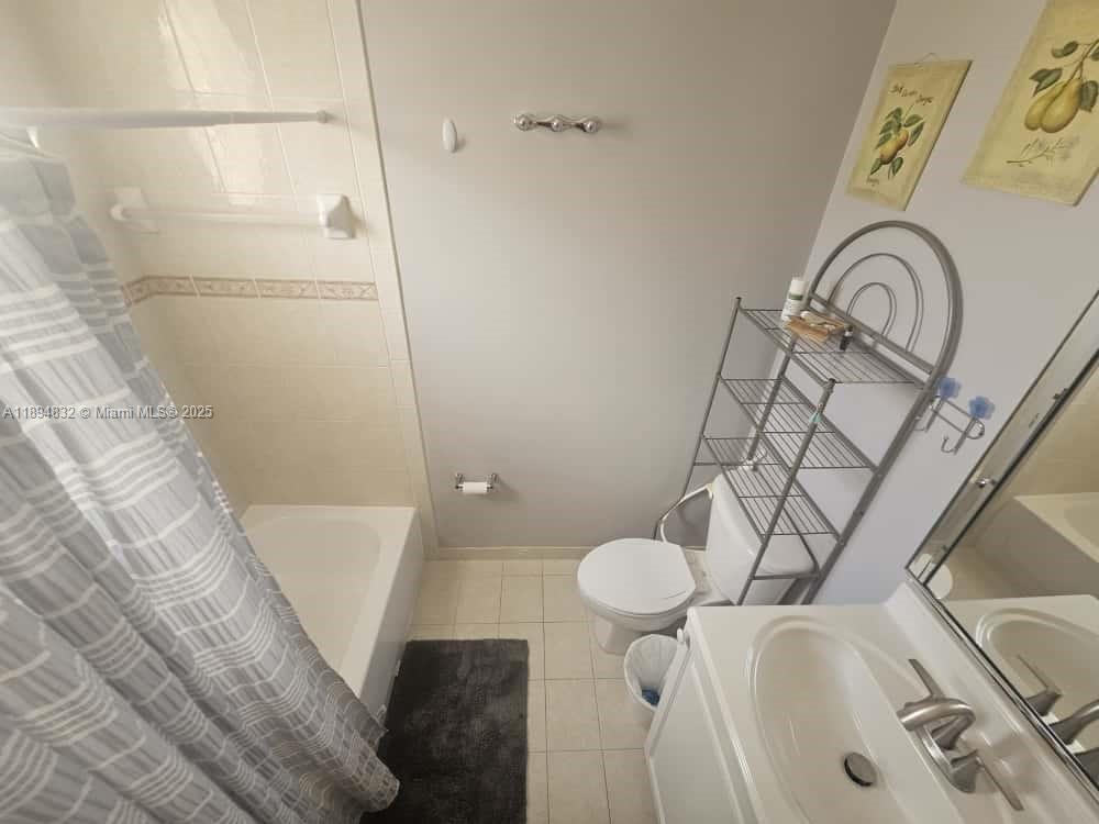 DORAL SOUTHEAST PATIO-HOM - Residential