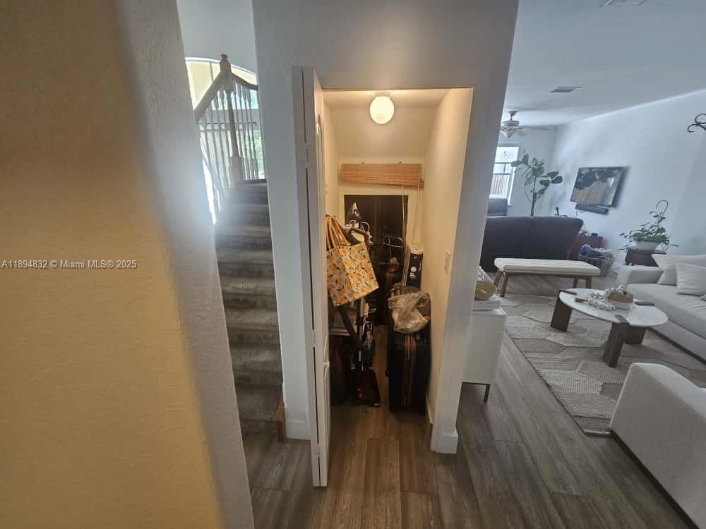 DORAL SOUTHEAST PATIO-HOM - Residential