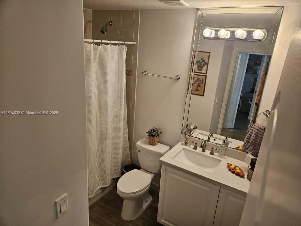 DORAL SOUTHEAST PATIO-HOM - Residential