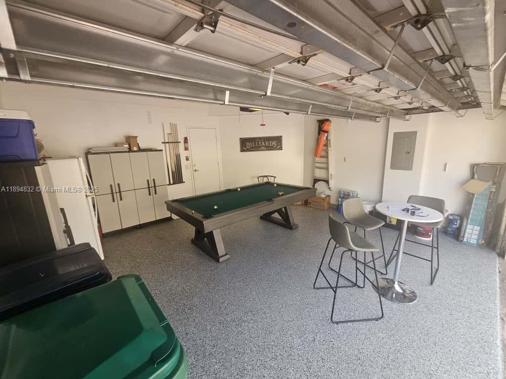 DORAL SOUTHEAST PATIO-HOM - Residential