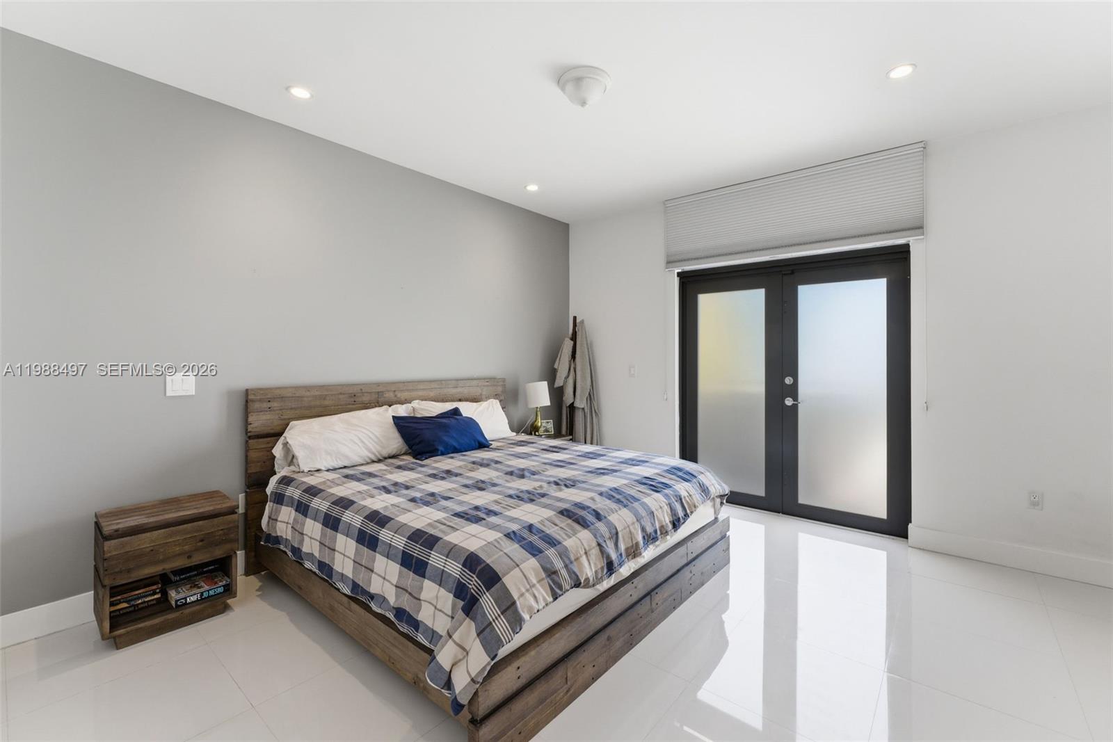 URBAN VILLAS AT THE GROVE - Residential