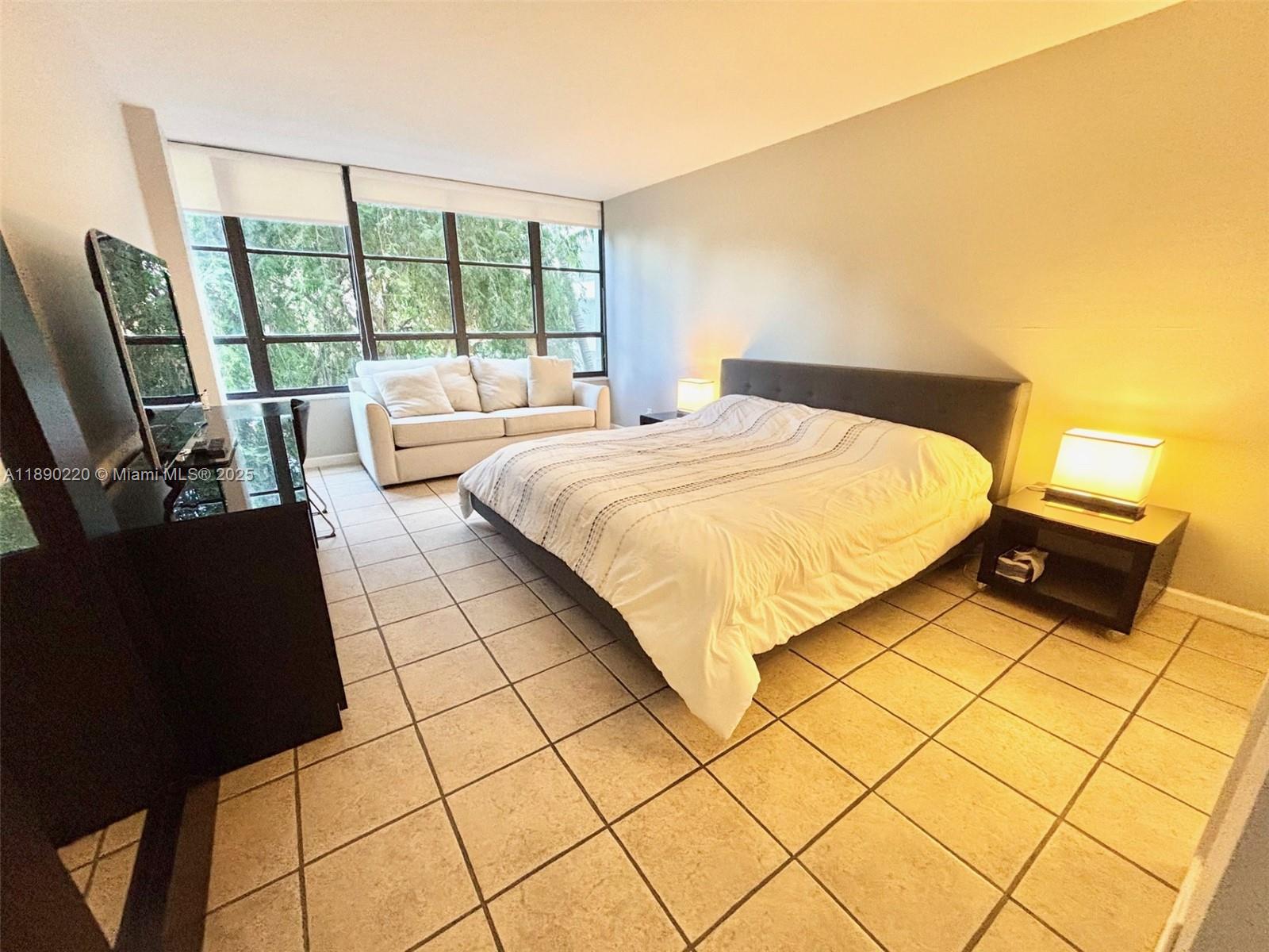 OLYMPUS CONDO PHASE - Residential