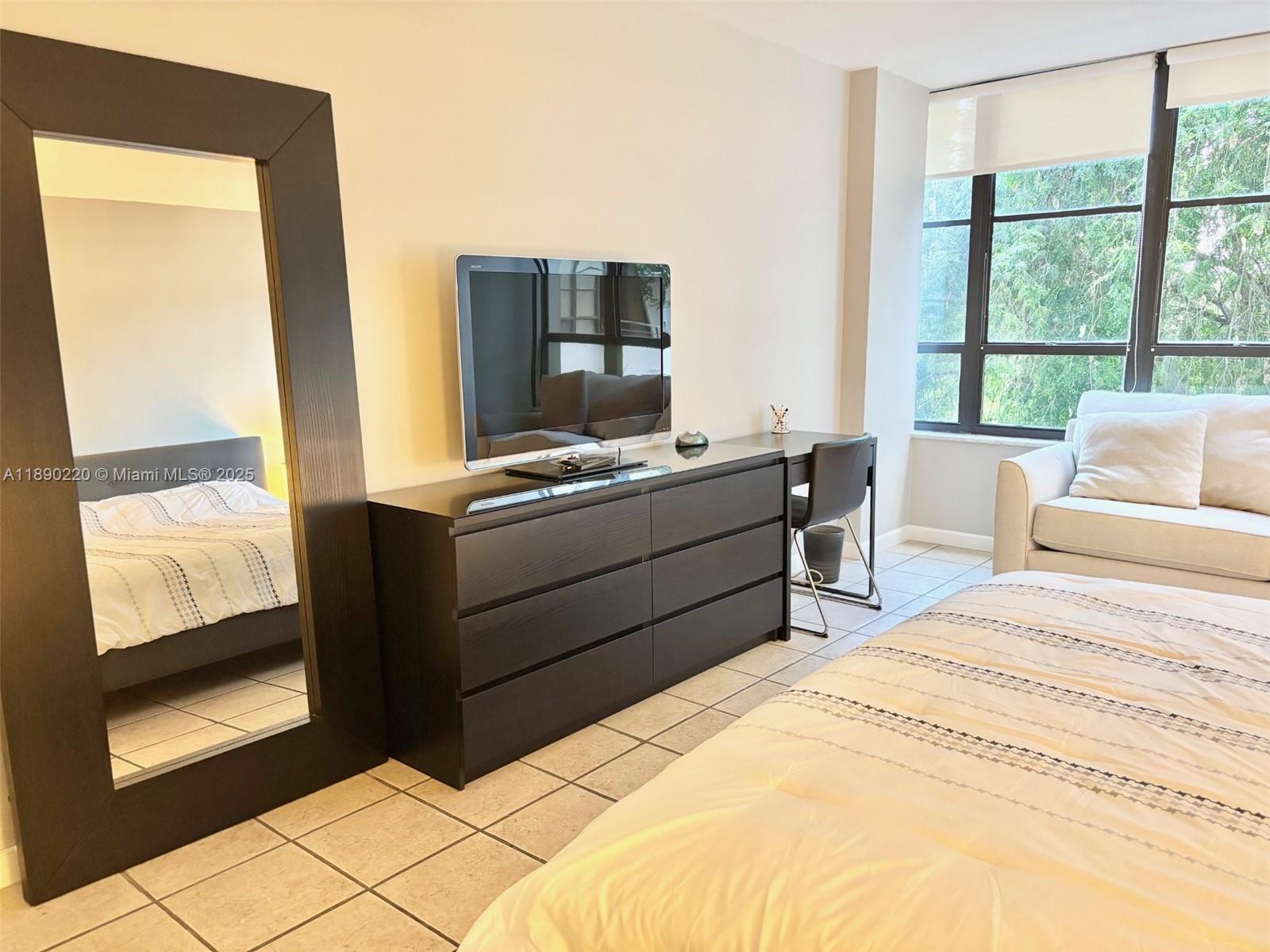 OLYMPUS CONDO PHASE - Residential