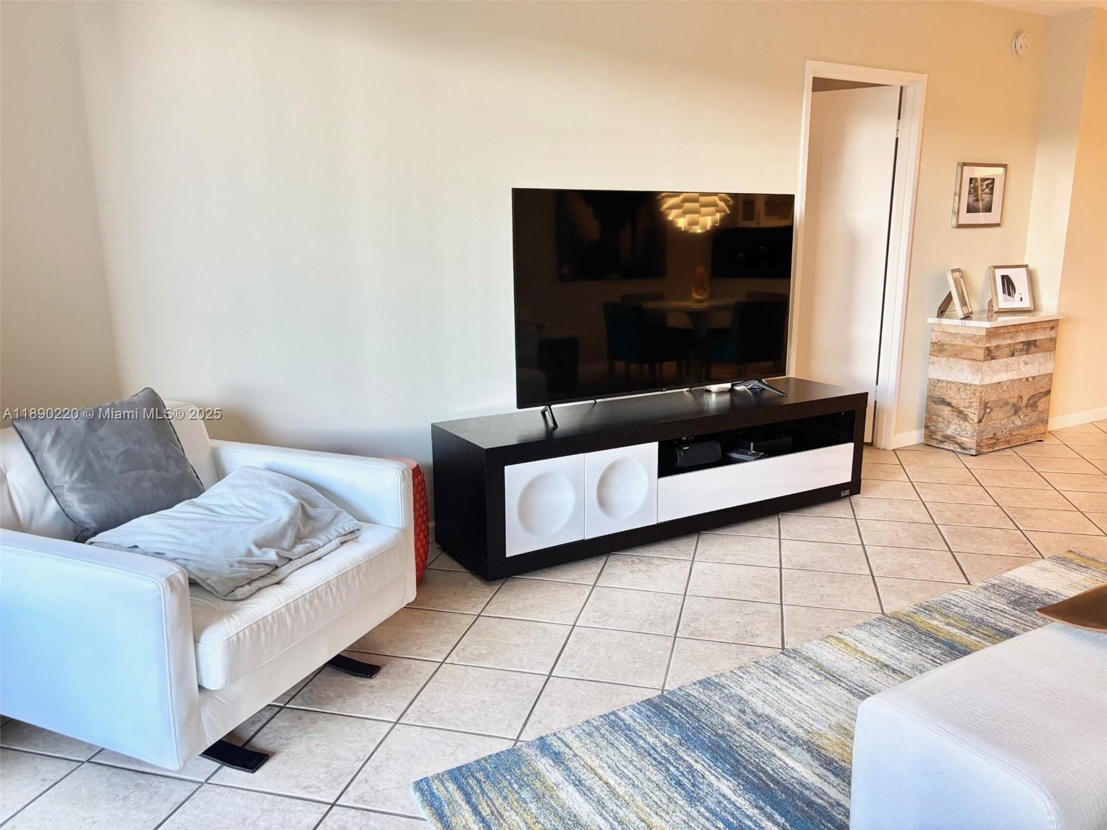 OLYMPUS CONDO PHASE - Residential