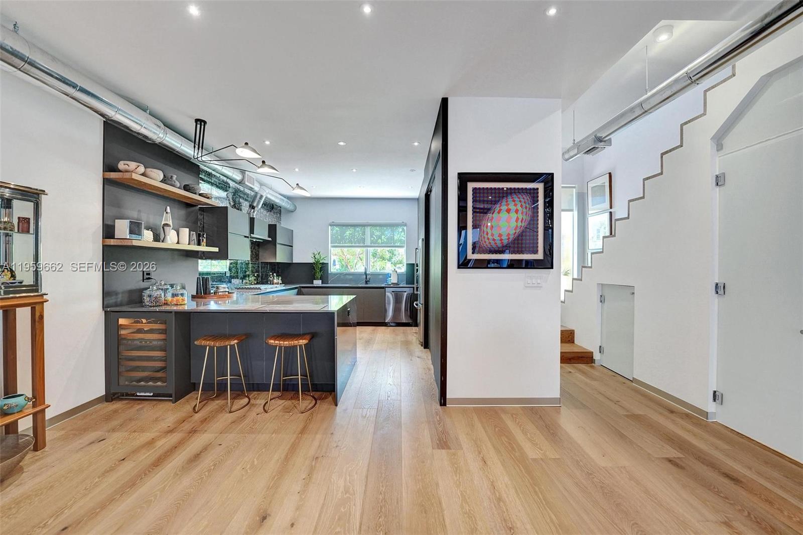 HOLLYWOOD - Residential