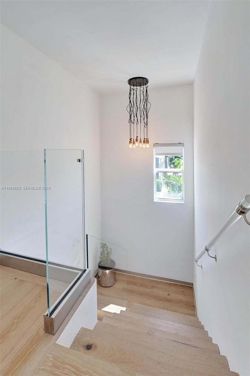 HOLLYWOOD - Residential