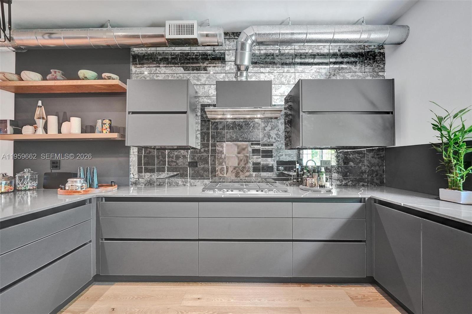 HOLLYWOOD - Residential