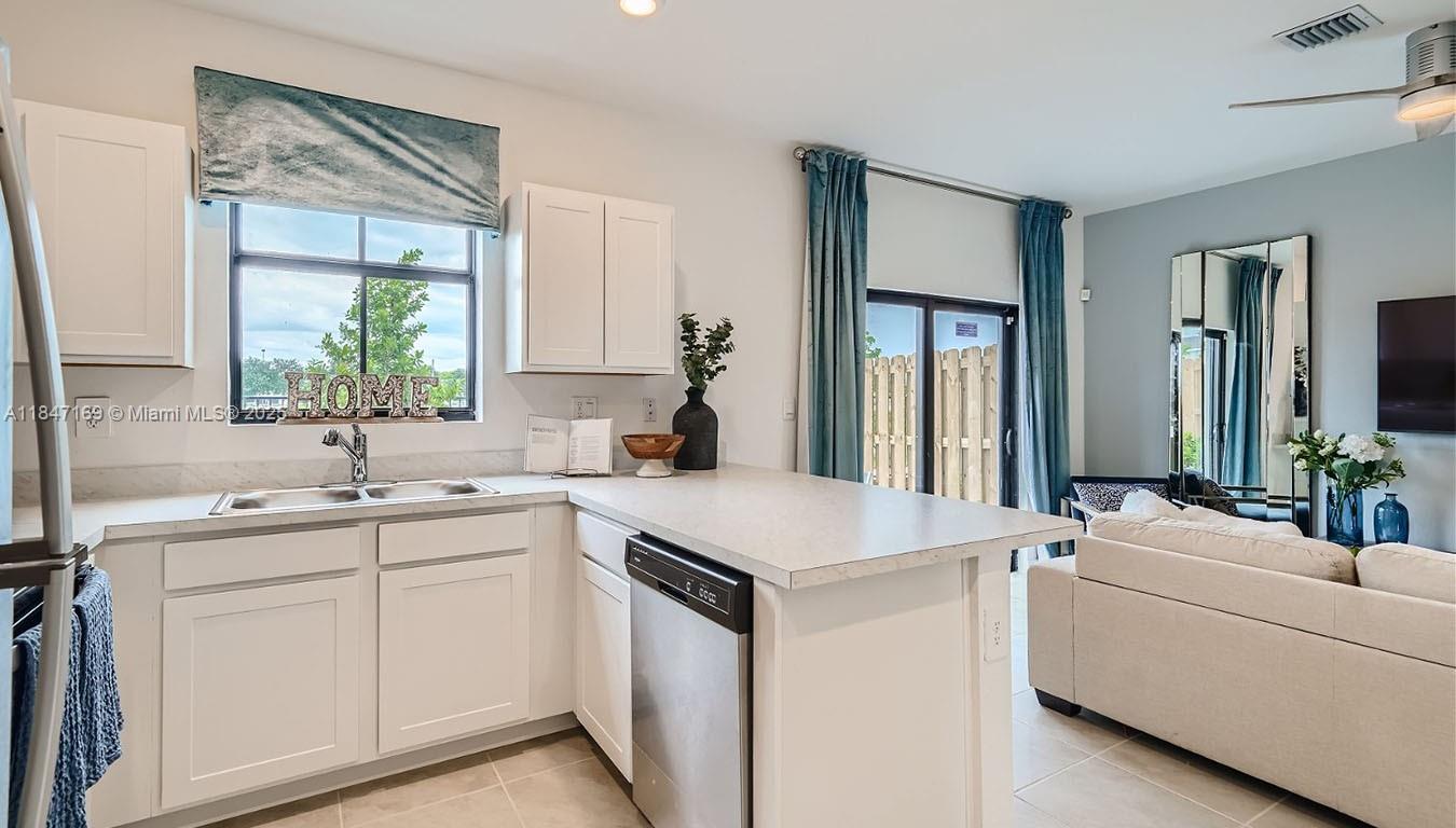 Palm Cay - Residential
