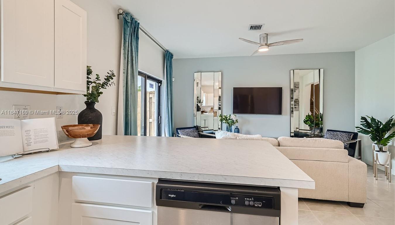 Palm Cay - Residential