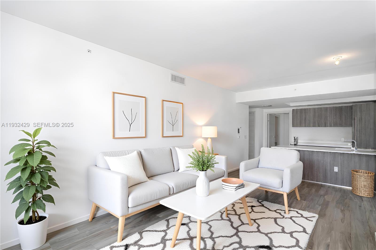 SLS LUX BRICKELL - Residential Lease