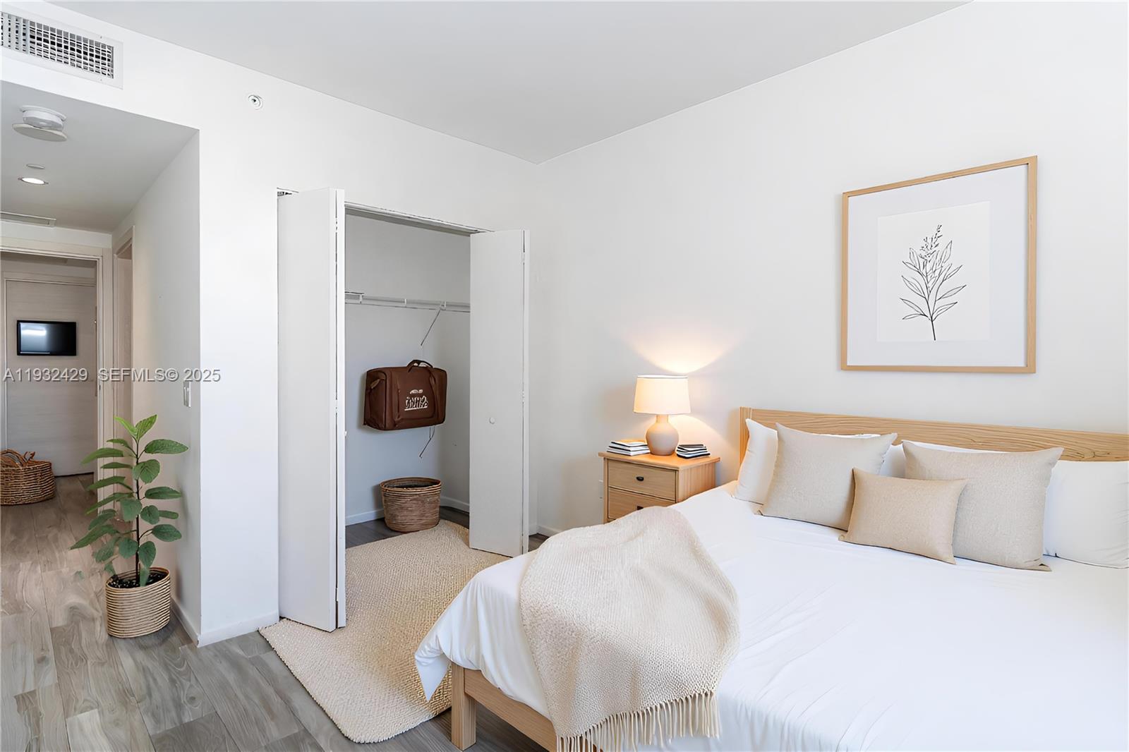 SLS LUX BRICKELL - Residential Lease