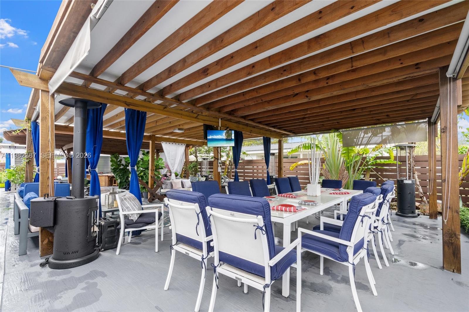 ROYALE GREEN SEC 1 - Residential