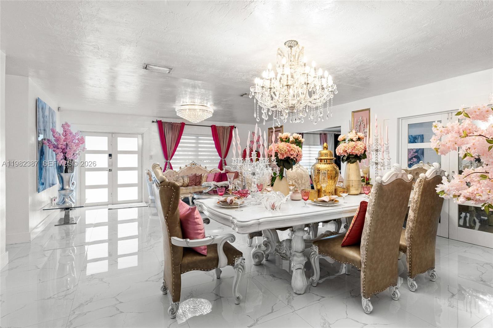 ROYALE GREEN SEC 1 - Residential