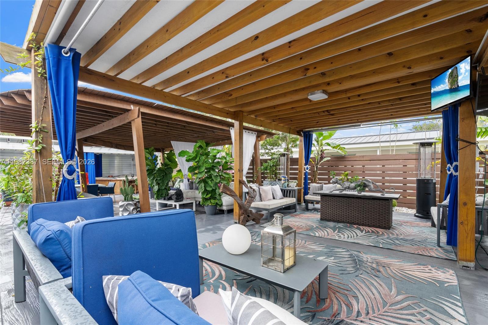 ROYALE GREEN SEC 1 - Residential