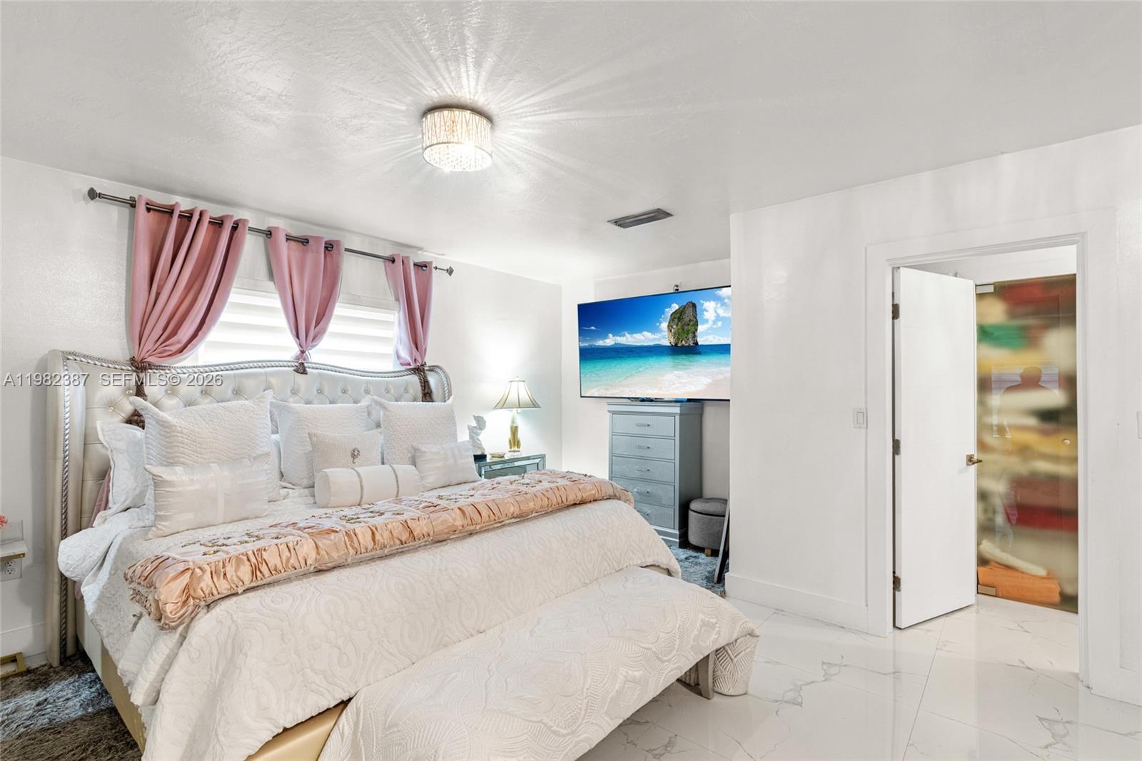 ROYALE GREEN SEC 1 - Residential