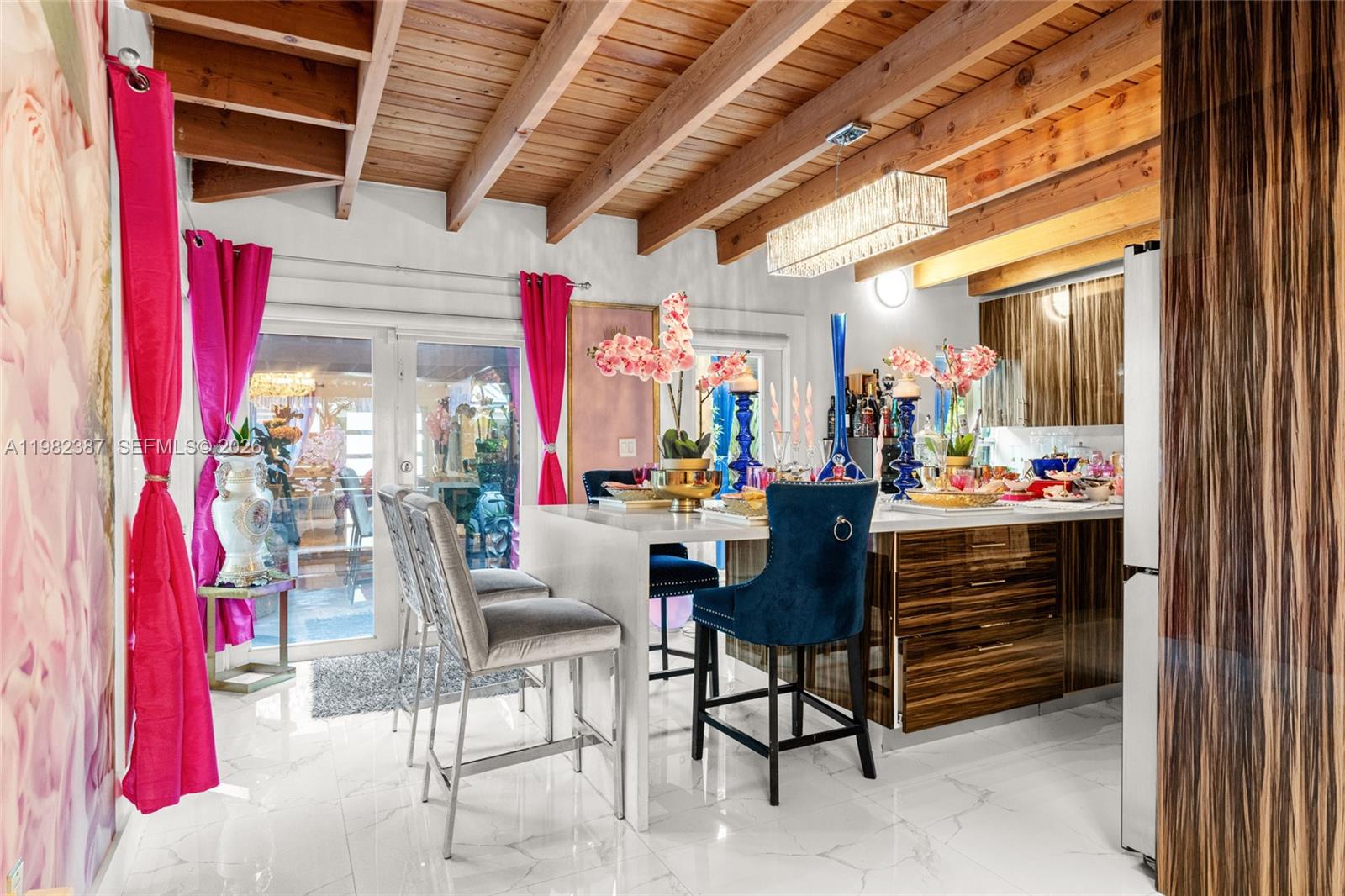 ROYALE GREEN SEC 1 - Residential