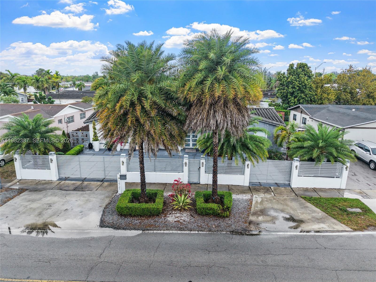 ROYALE GREEN SEC 1 - Residential