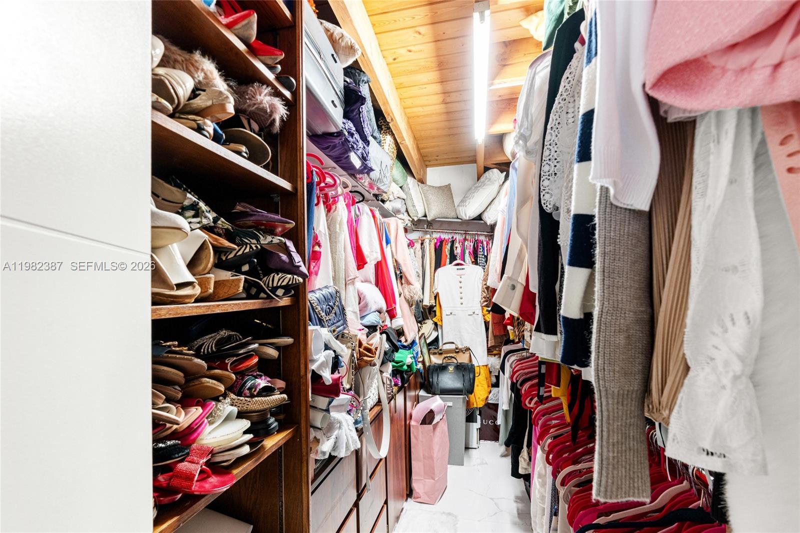 ROYALE GREEN SEC 1 - Residential