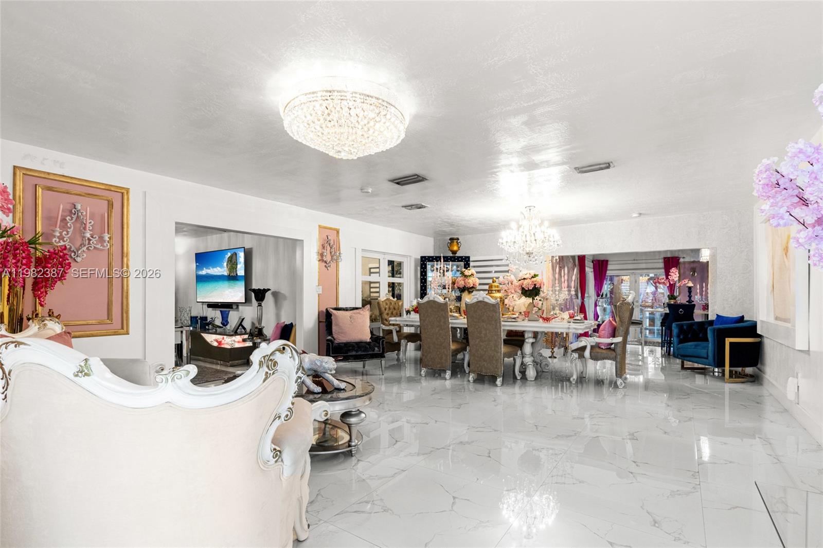 ROYALE GREEN SEC 1 - Residential