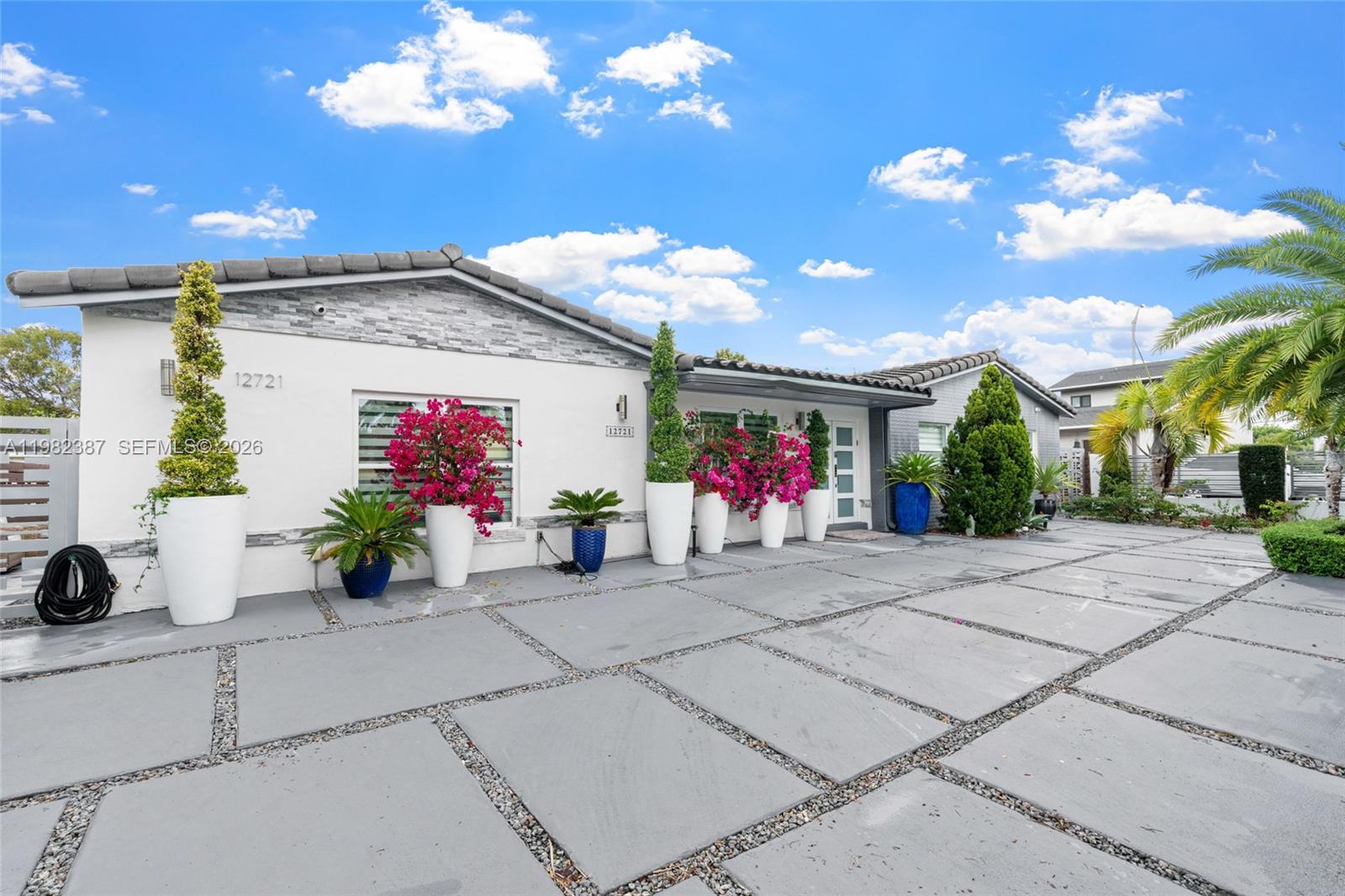 ROYALE GREEN SEC 1 - Residential