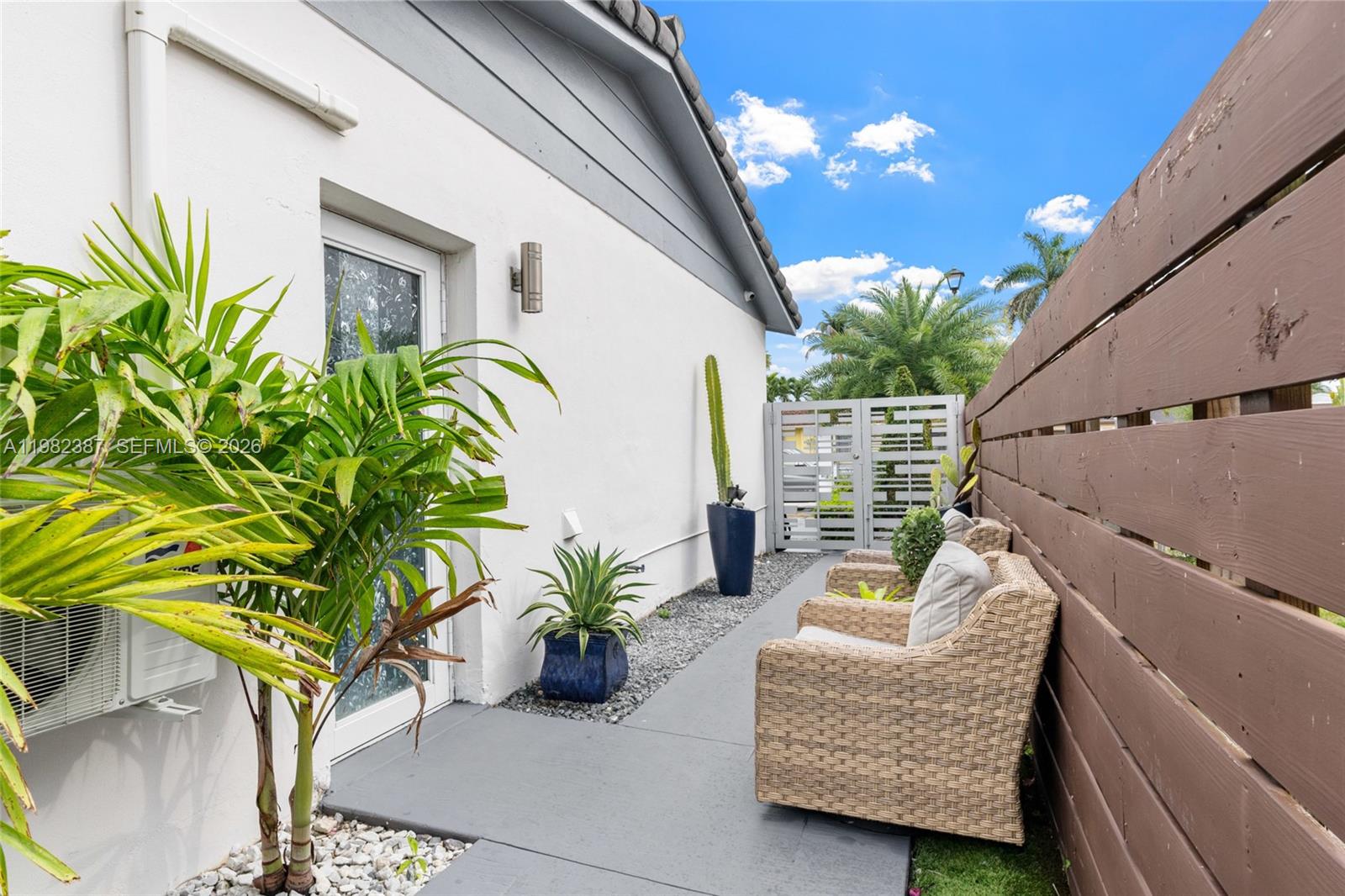 ROYALE GREEN SEC 1 - Residential