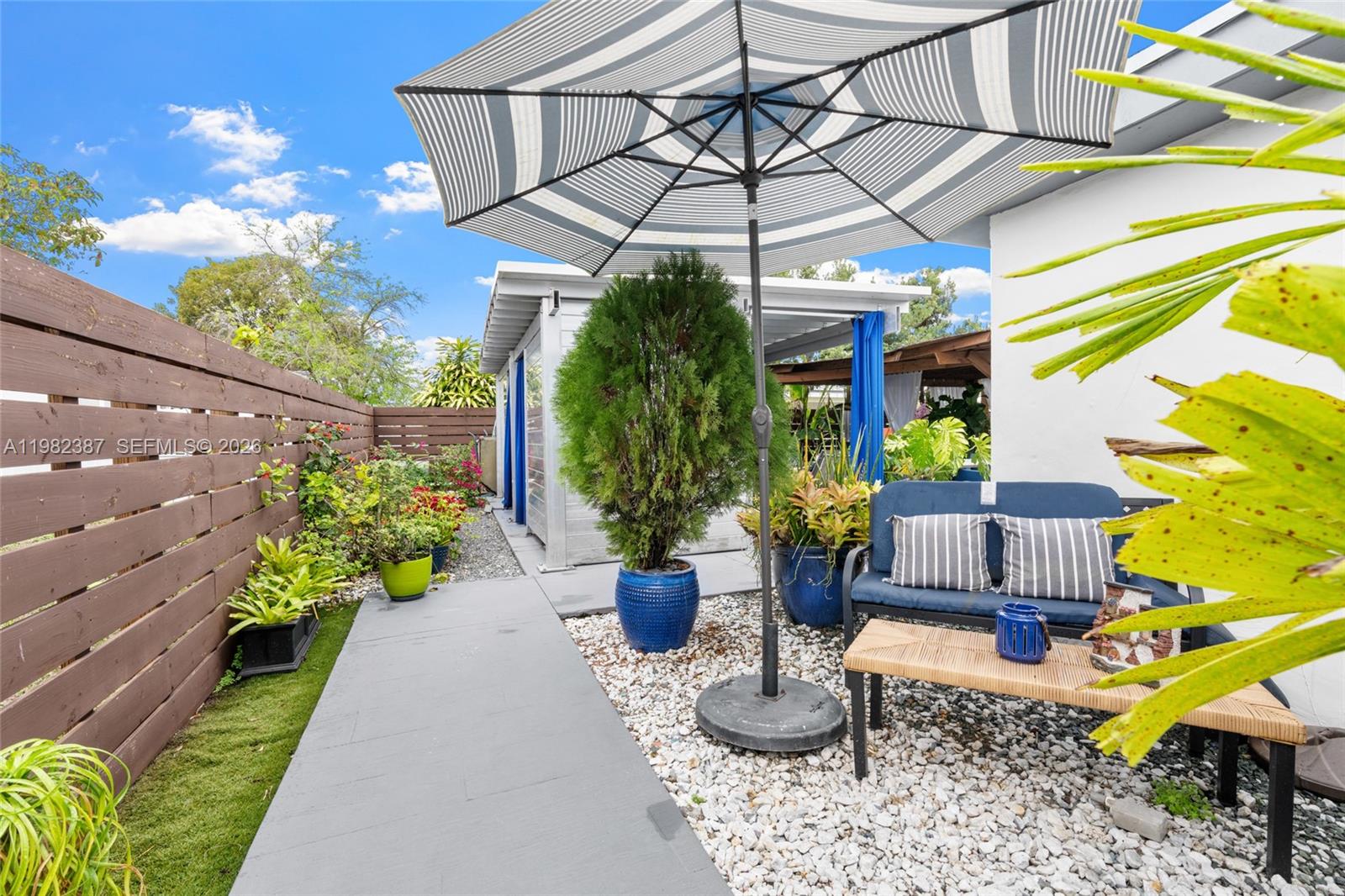 ROYALE GREEN SEC 1 - Residential