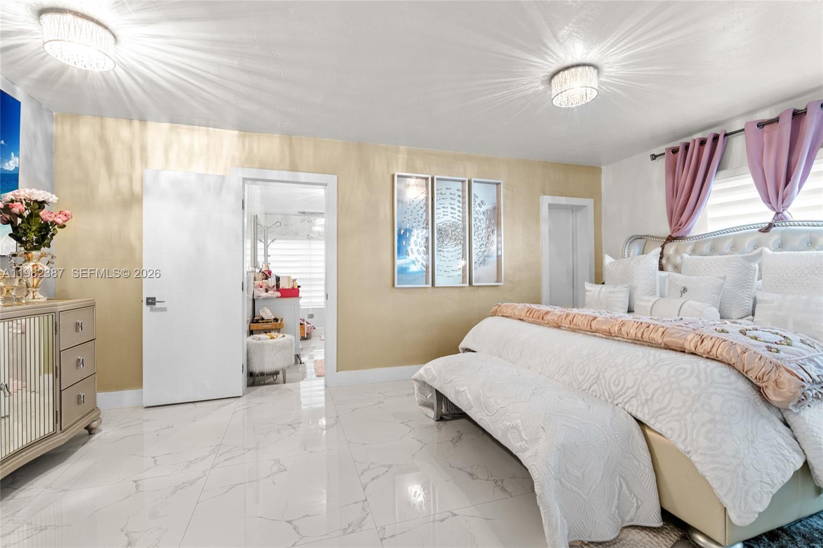 ROYALE GREEN SEC 1 - Residential