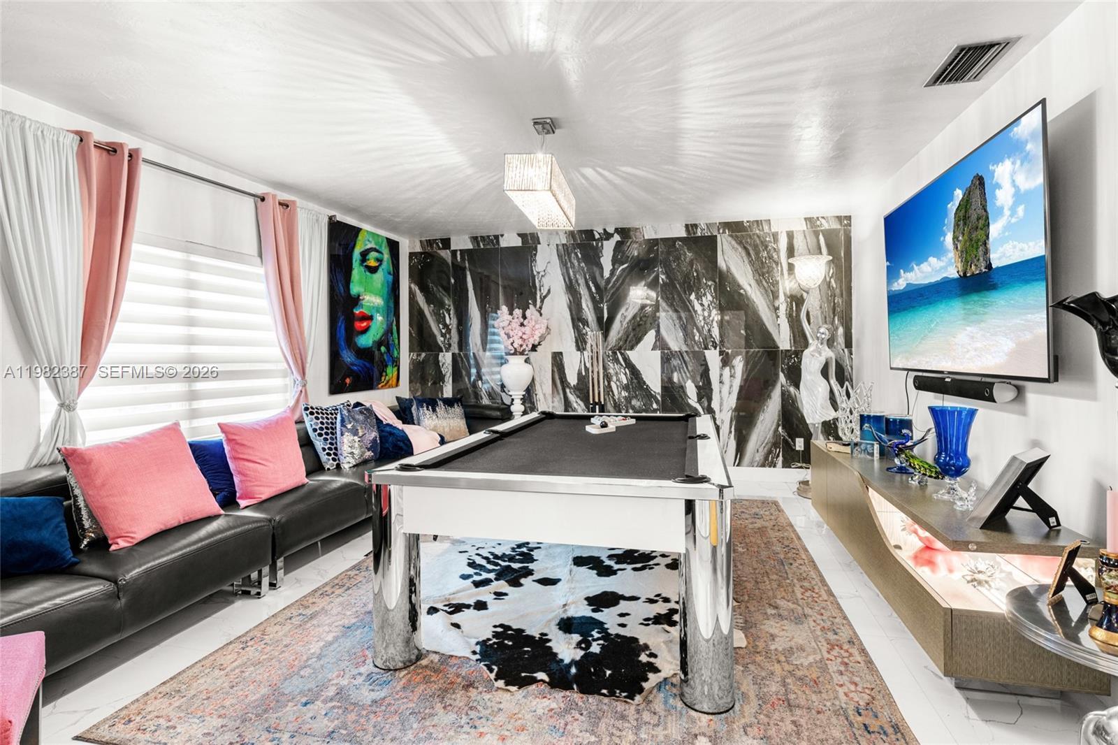 ROYALE GREEN SEC 1 - Residential