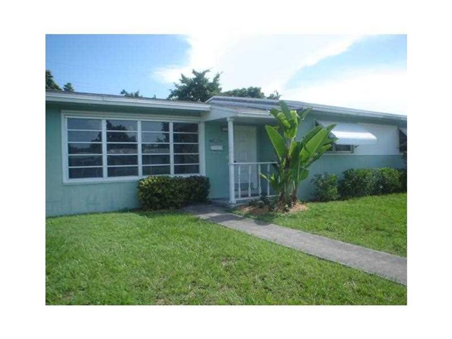 A MUST SEE! THIS WILL MOVE QUICKLY. ADORABLE HANDYMAN SPECIAL LOCATED IN THE PRESTIGIOUS VILLAGE OF PALMETTO BAY. GREAT OPPORTUNITY WITH YOUR CREATIVE TOUCHES TO MAKE THE HOME YOURS. BEAUTIFUL OPEN FLOOR PLAN, TERRAZO FLOORS IN GREAT CONDITION, WALK-IN CL OSETS IN ALL BEDROOMS. HUGE YARD WITH AMPLE ROOM FOR A POOL/BOAT/ENTERTAINING. GREAT SCHOOLS, CONVENIENT LOCATION, NICE STREET. NO FLOOD INSURANCE REQUIRED.