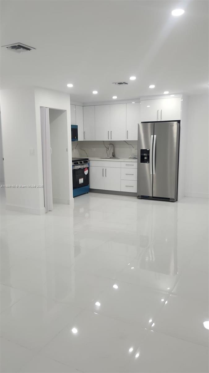 INVERNESS VILLAGE ONE CON - Residential Lease