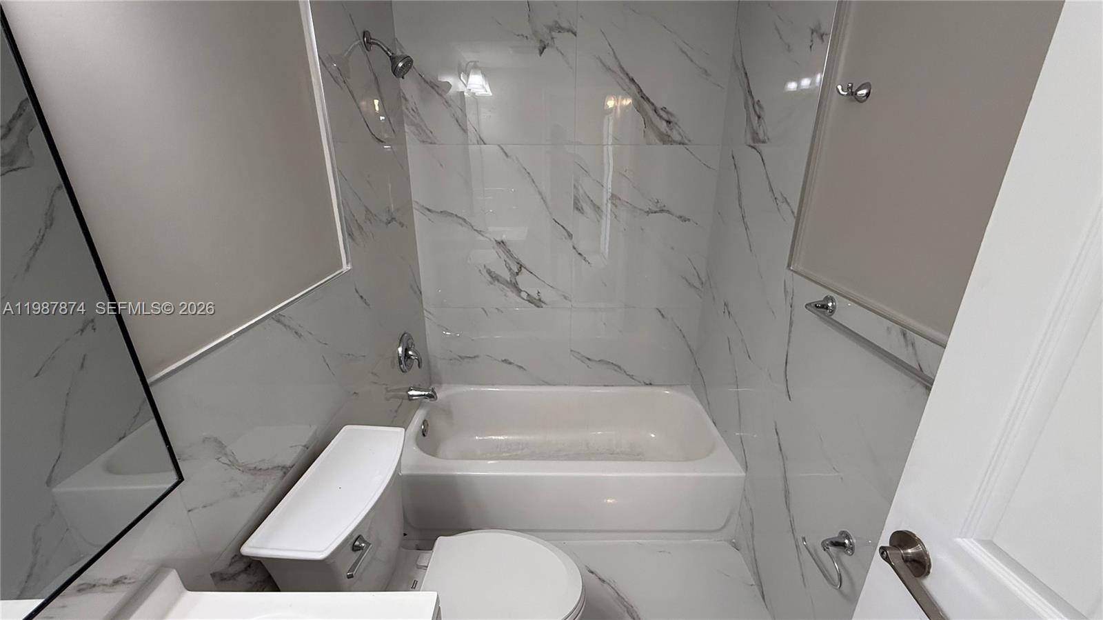 MONTICELLO PARK AMENDED P - Residential Lease