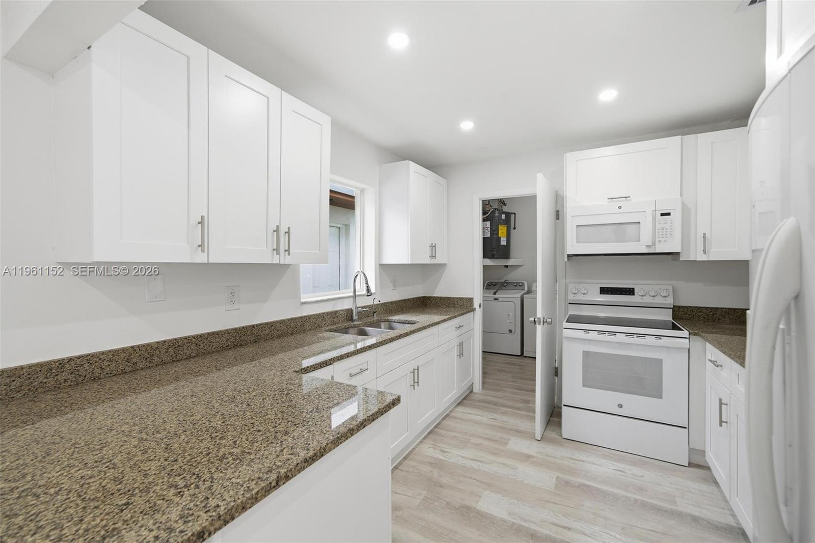 TWIN ROSE CONDO III 10/3 - Residential Lease