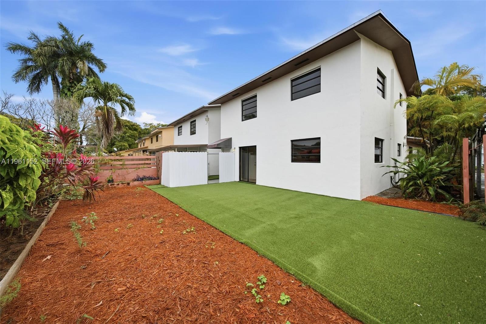 TWIN ROSE CONDO III 10/3 - Residential Lease