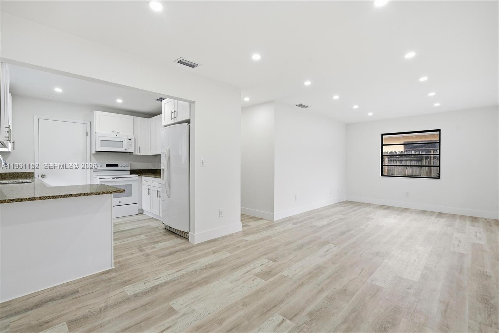 TWIN ROSE CONDO III 10/3 - Residential Lease