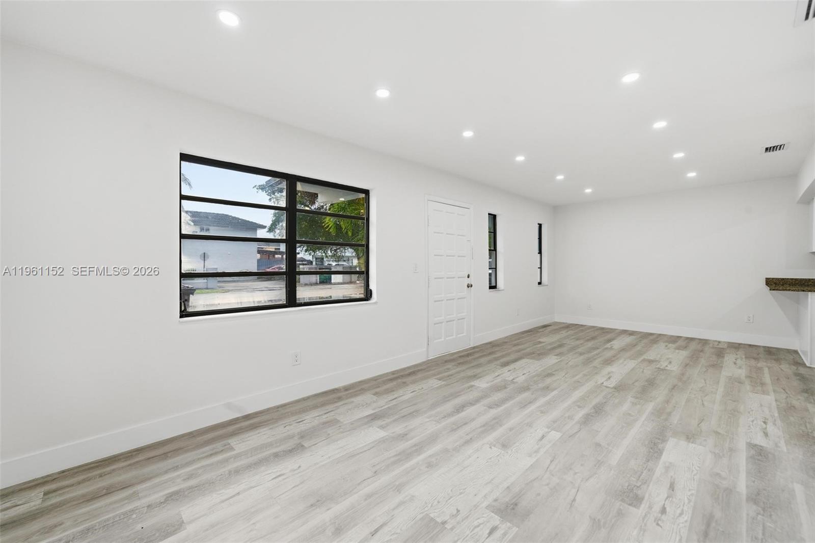 TWIN ROSE CONDO III 10/3 - Residential Lease