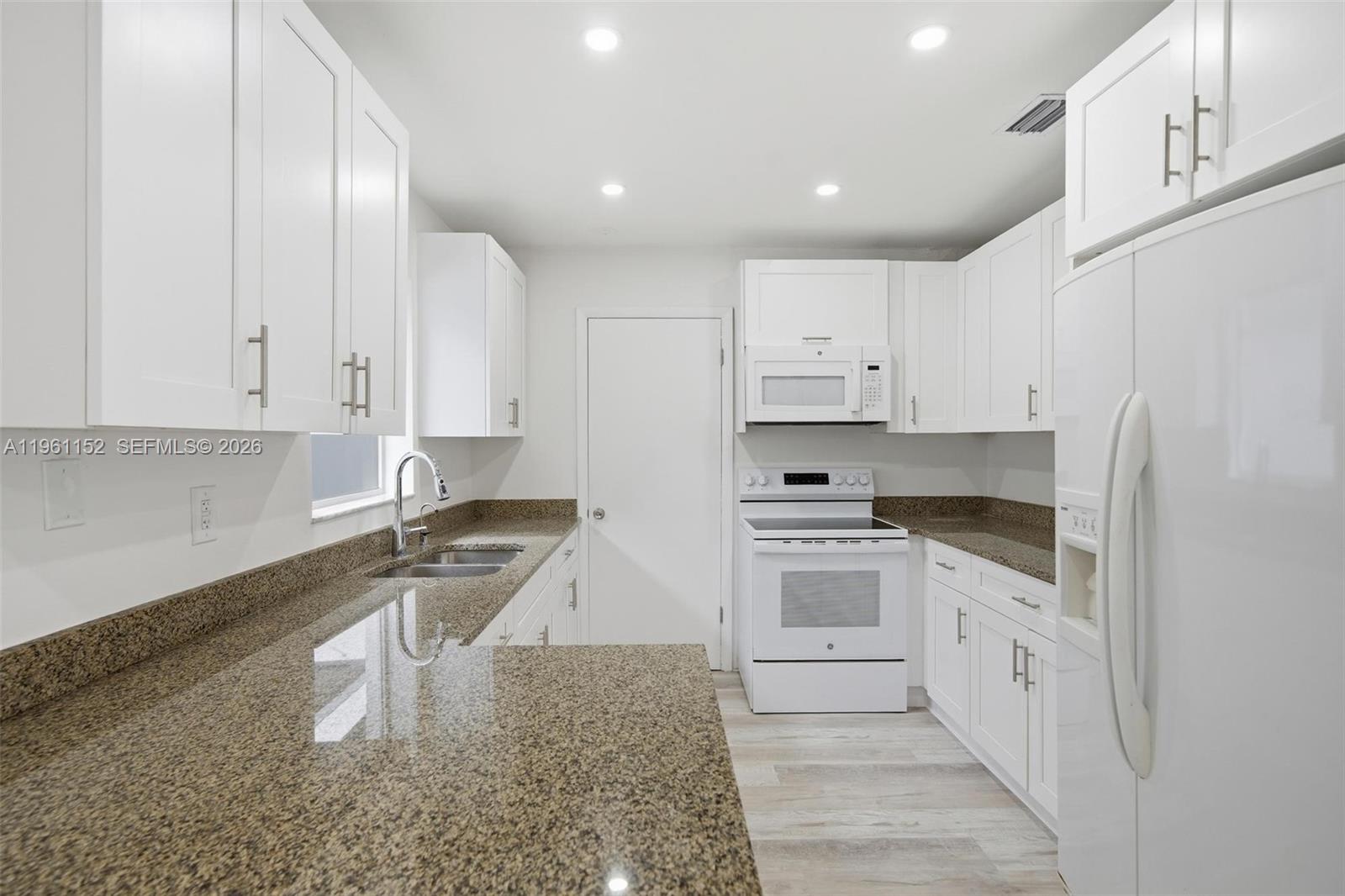 TWIN ROSE CONDO III 10/3 - Residential Lease