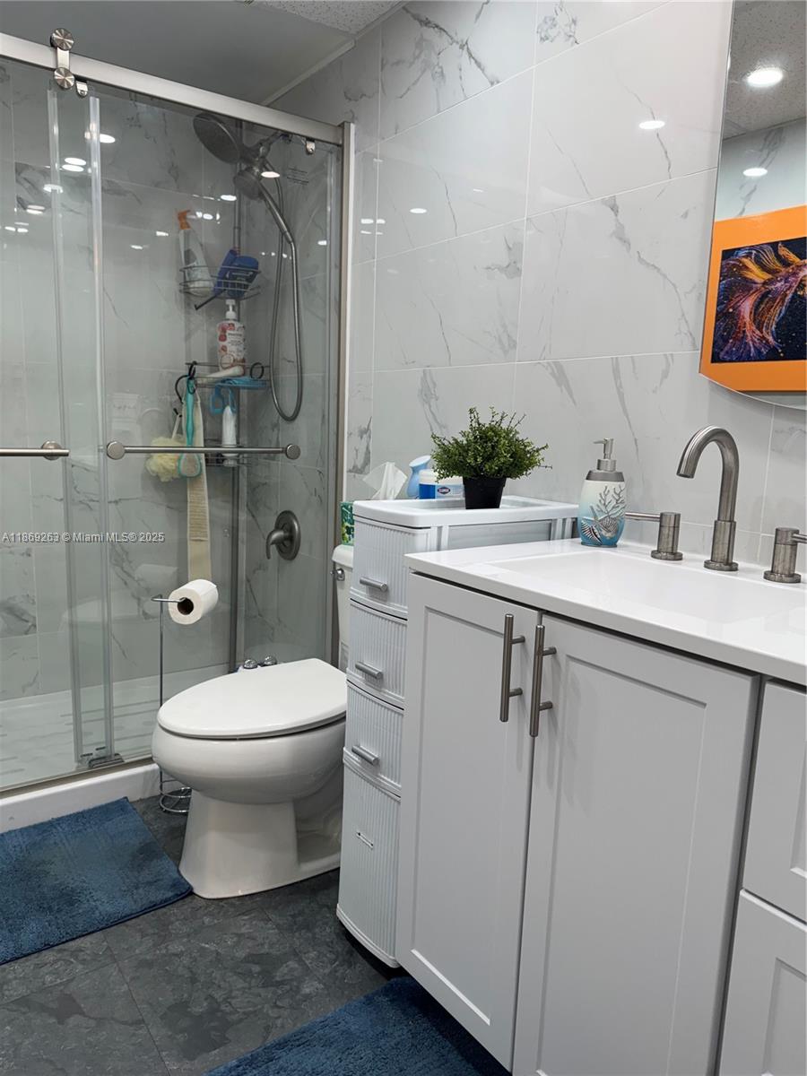 SOMERSET NO SIX CONDO - Residential