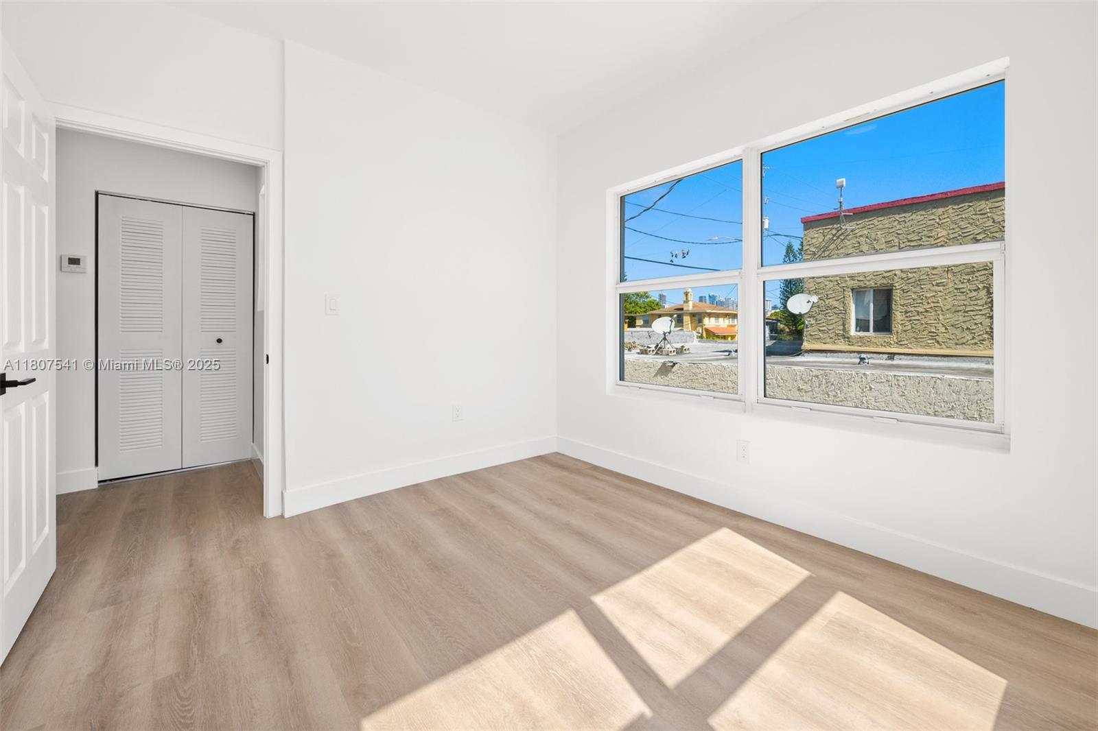 LAWRENCE ESTATES LAND CO - Residential Lease