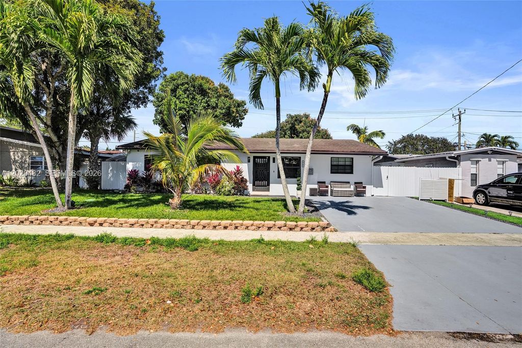 Photo of 6761 Allen St, Hollywood, FL 33024 (MLS # A12020482)