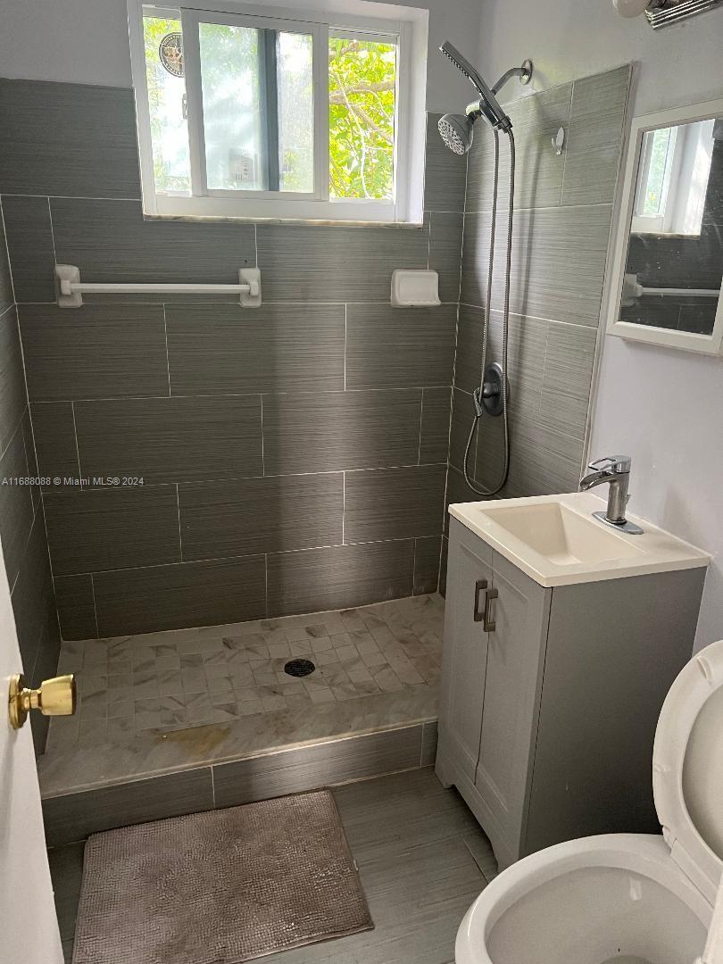 CASA LINDA PARK CONDO - Residential Lease