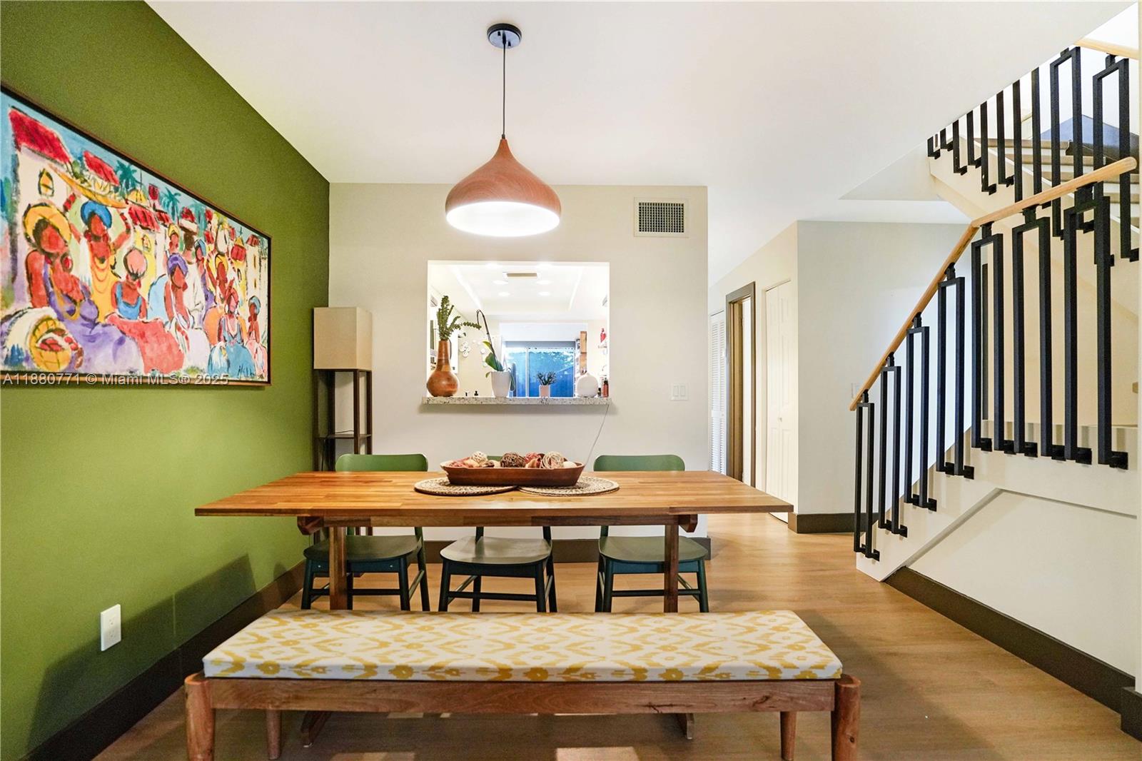 PINE ISLAND LAKES TOWNHOM - Residential