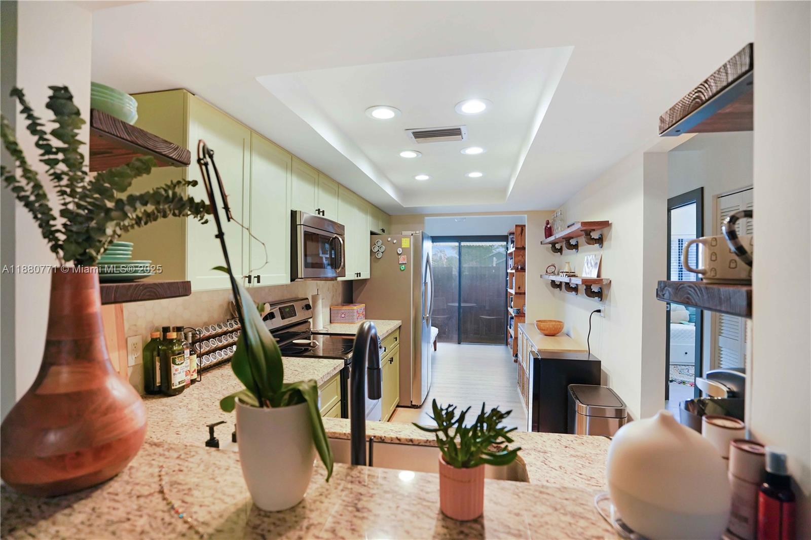 PINE ISLAND LAKES TOWNHOM - Residential