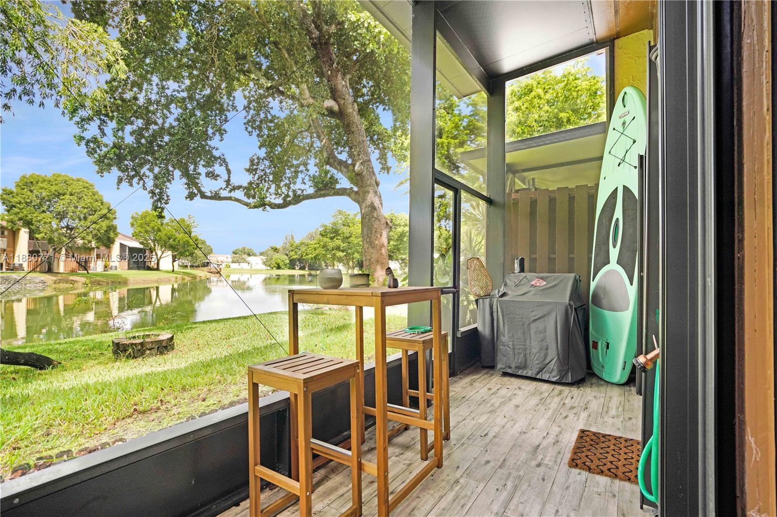 PINE ISLAND LAKES TOWNHOM - Residential