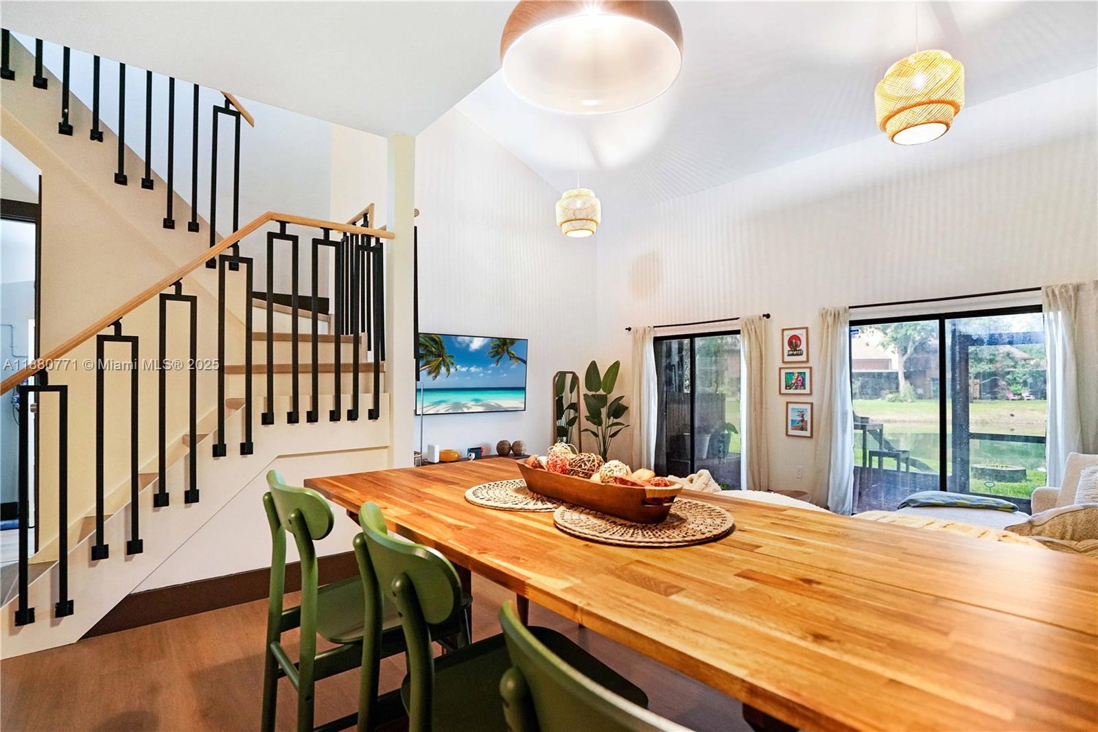 PINE ISLAND LAKES TOWNHOM - Residential