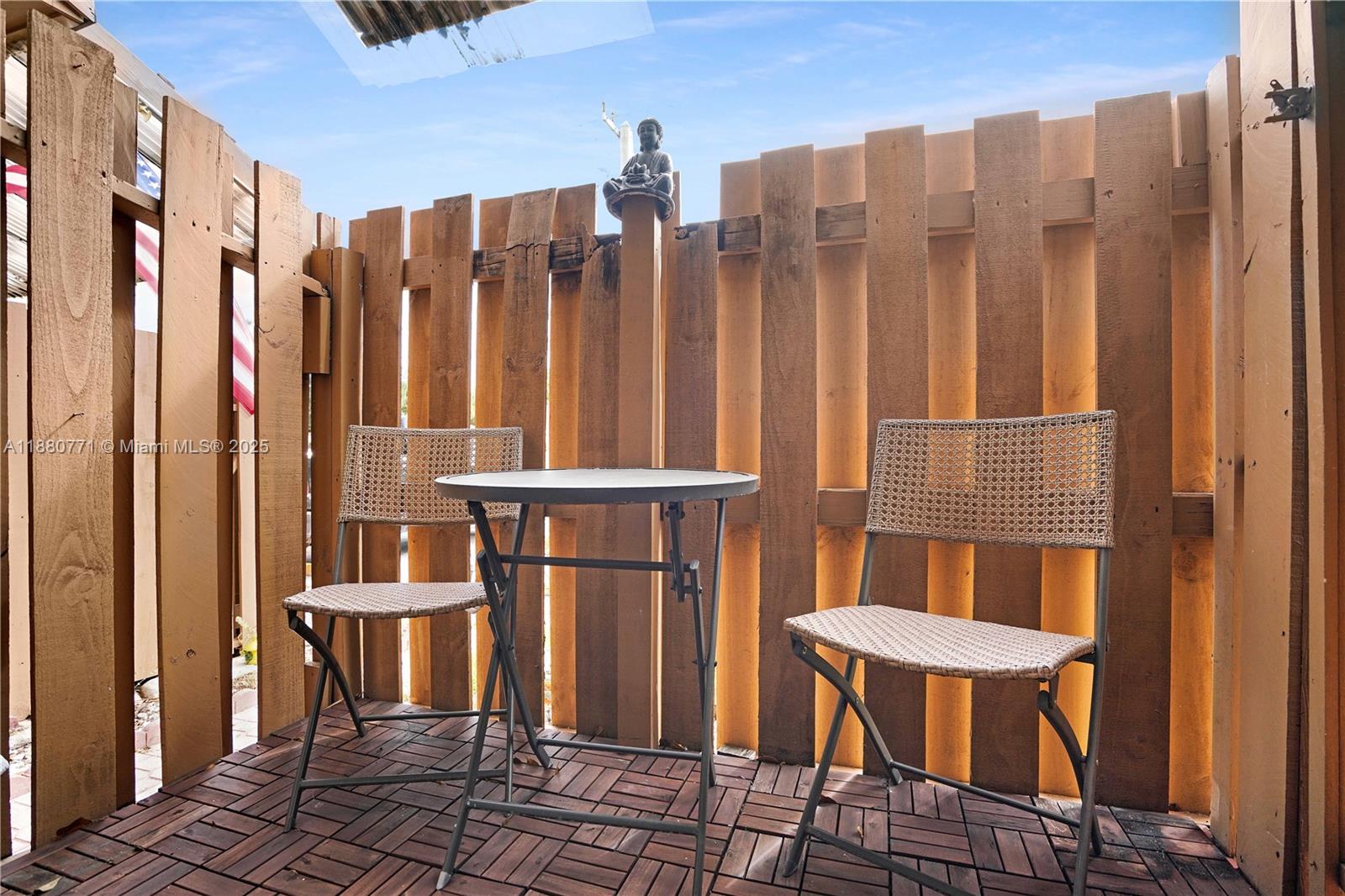 PINE ISLAND LAKES TOWNHOM - Residential