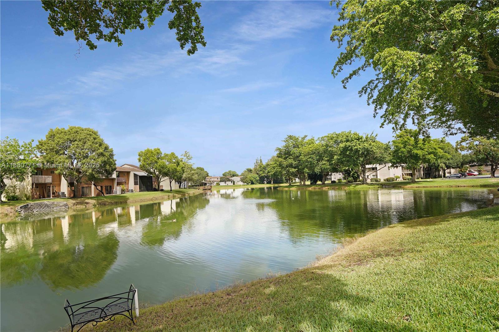 PINE ISLAND LAKES TOWNHOM - Residential