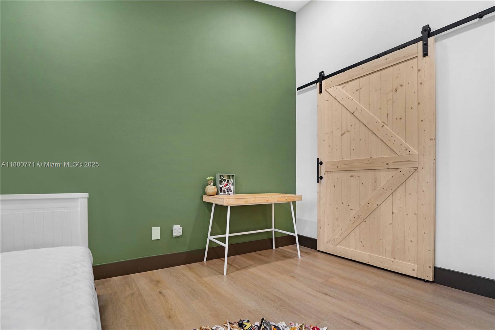 PINE ISLAND LAKES TOWNHOM - Residential